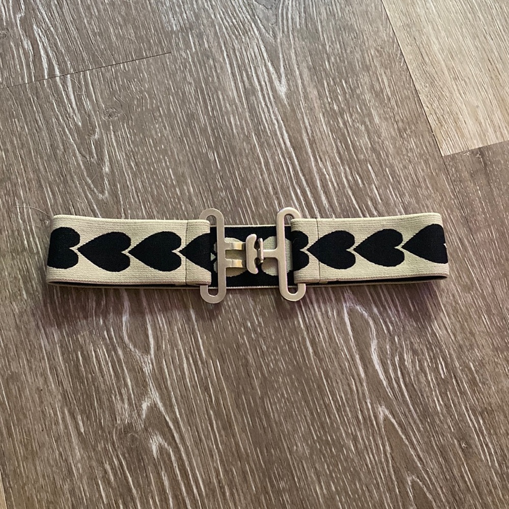Home-made blacks hearts equestrian elastic belt !